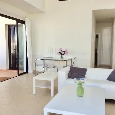 Ora Villa